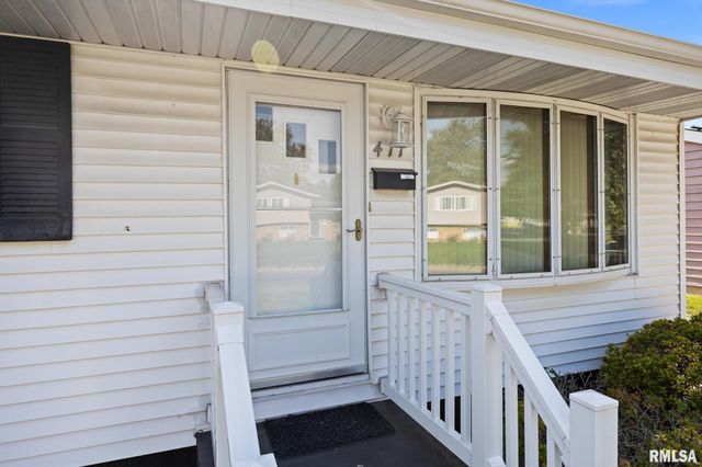 411 MANOR Street, Pekin, IL 61554