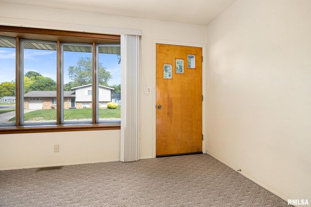 411 MANOR Street, Pekin, IL 61554