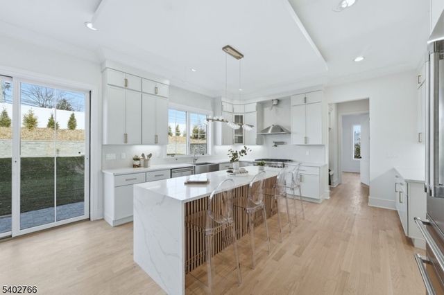 30 Grand Ter, Livingston Twp., NJ 07039