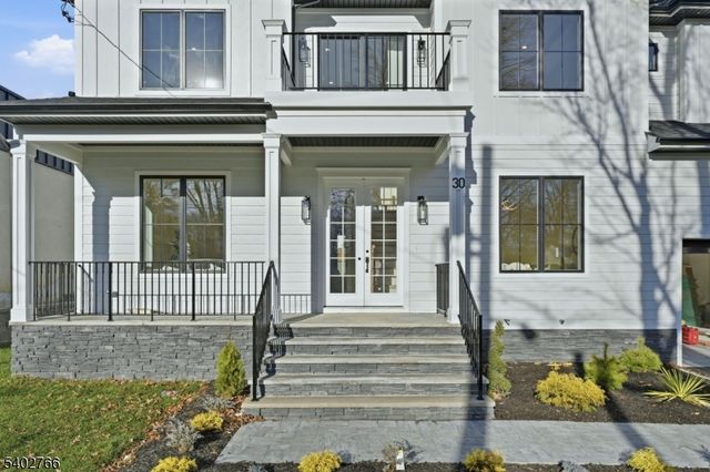 30 Grand Ter, Livingston Twp., NJ 07039