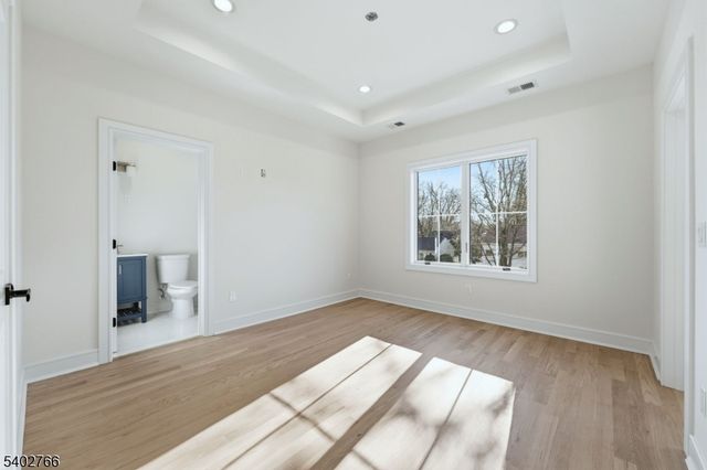 30 Grand Ter, Livingston Twp., NJ 07039