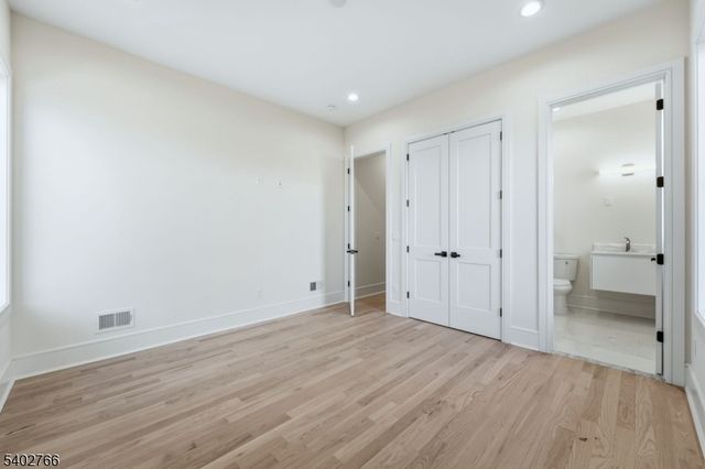 30 Grand Ter, Livingston Twp., NJ 07039