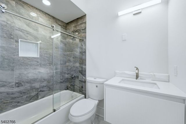 30 Grand Ter, Livingston Twp., NJ 07039