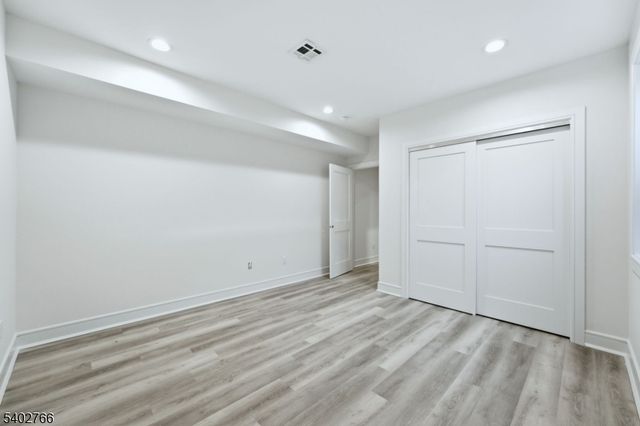 30 Grand Ter, Livingston Twp., NJ 07039