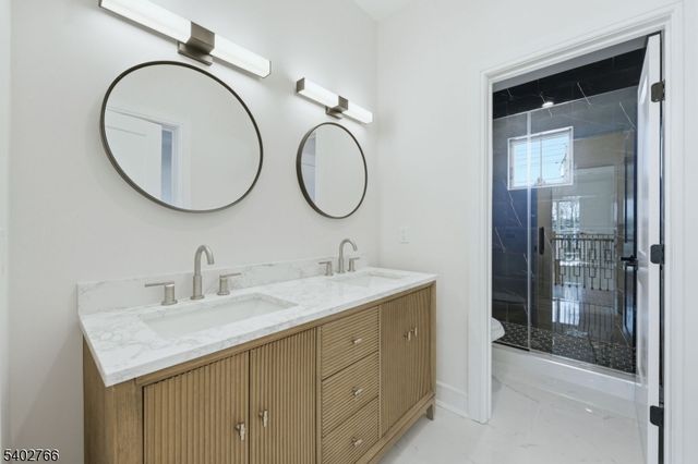 30 Grand Ter, Livingston Twp., NJ 07039