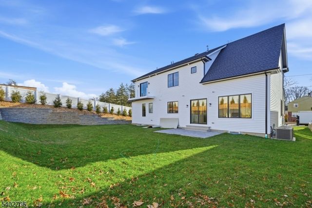 30 Grand Ter, Livingston Twp., NJ 07039