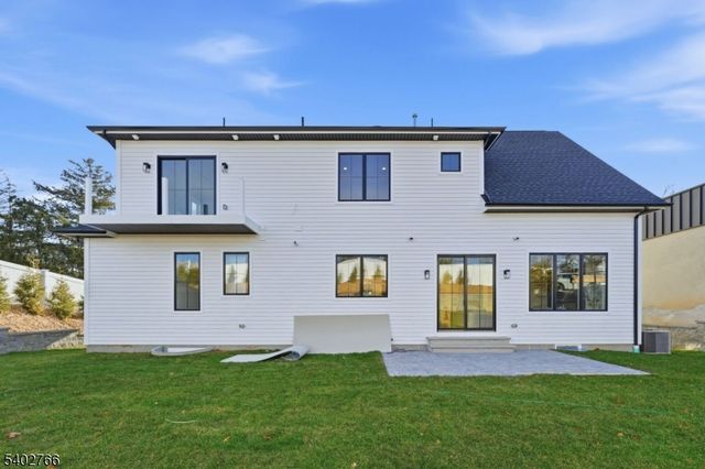 30 Grand Ter, Livingston Twp., NJ 07039