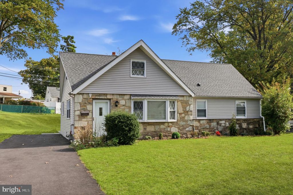 381 HARDMAN LN, WARMINSTER, PA 18974 — photo 2