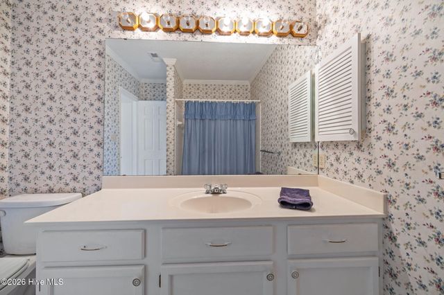 42 Barnes Street, Greenville, NC 27858