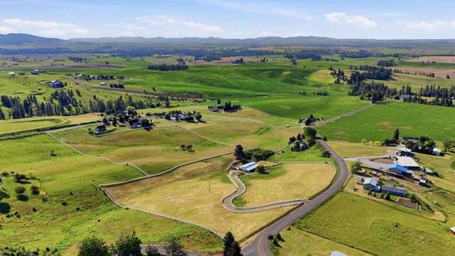10205 S Sharon Rd, Spokane, WA 99223