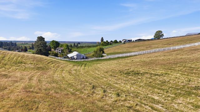 10205 S Sharon Rd, Spokane, WA 99223