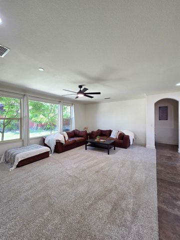 506 Lohse Ct, Lincoln, CA 95648