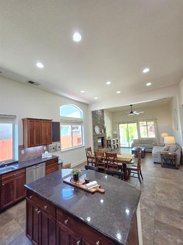 506 Lohse Ct, Lincoln, CA 95648