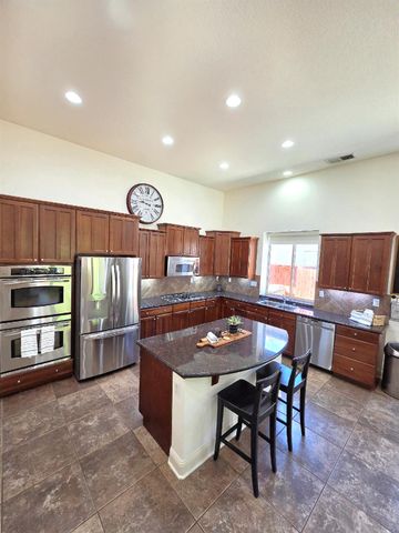 506 Lohse Ct, Lincoln, CA 95648