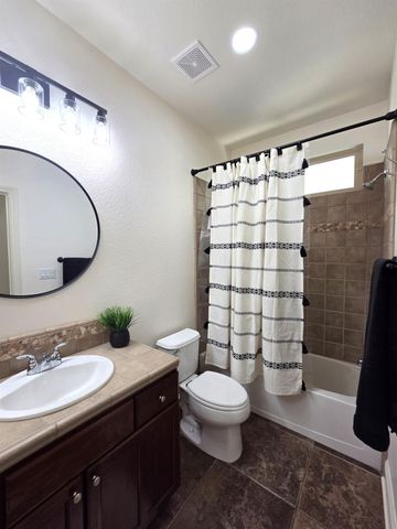506 Lohse Ct, Lincoln, CA 95648