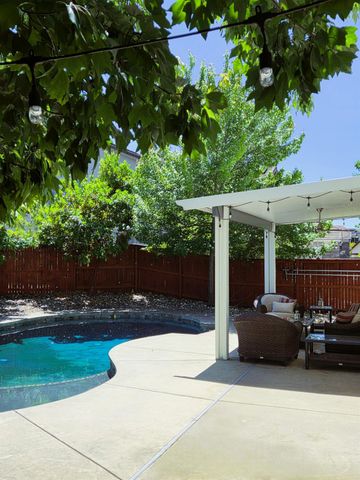 506 Lohse Ct, Lincoln, CA 95648