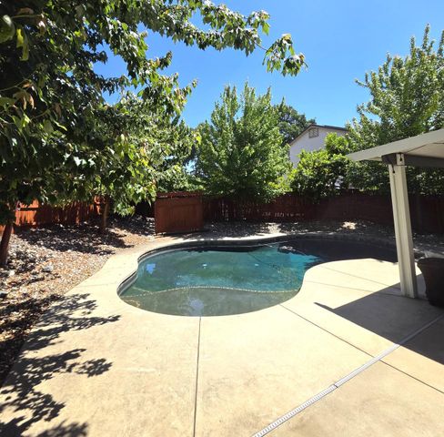 506 Lohse Ct, Lincoln, CA 95648