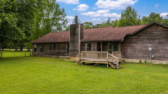 17 Oak Creek, Conway, AR 72032