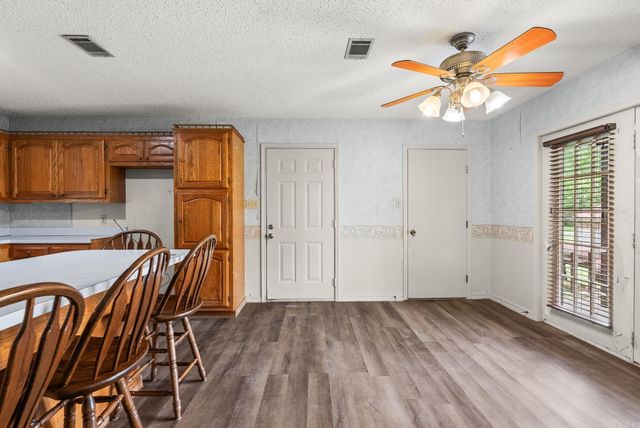 17 Oak Creek, Conway, AR 72032