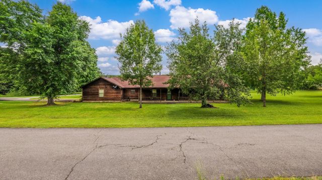 17 Oak Creek, Conway, AR 72032