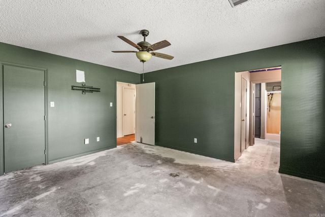 17 Oak Creek, Conway, AR 72032