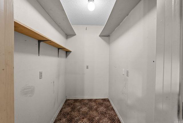 17 Oak Creek, Conway, AR 72032