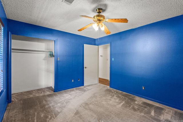 17 Oak Creek, Conway, AR 72032