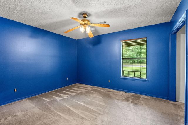 17 Oak Creek, Conway, AR 72032