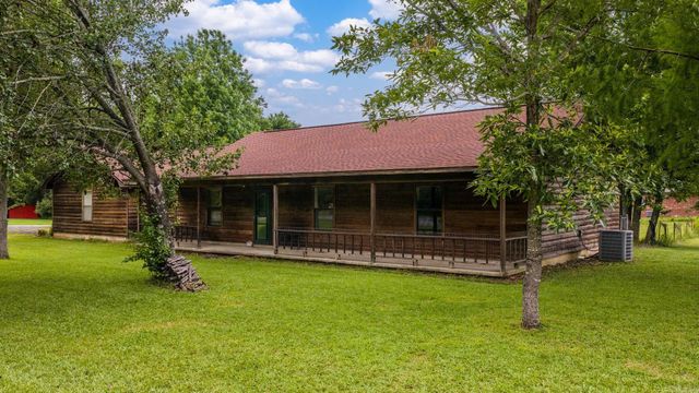 17 Oak Creek, Conway, AR 72032