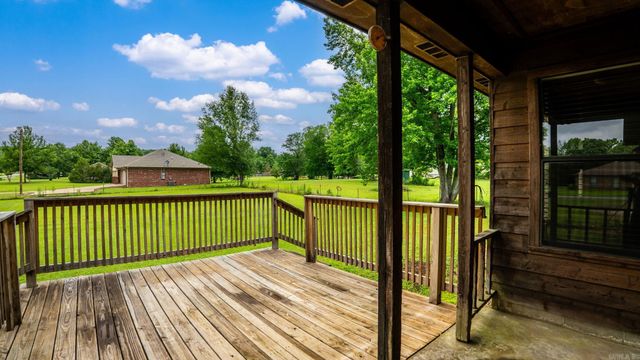 17 Oak Creek, Conway, AR 72032