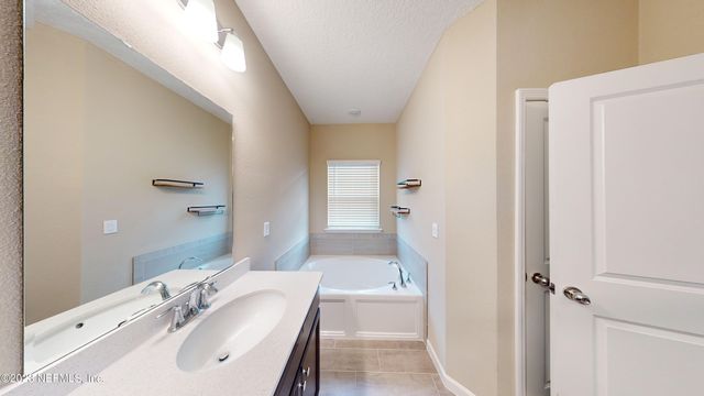 3965 CLOVERDALE Court, Middleburg, FL 32068