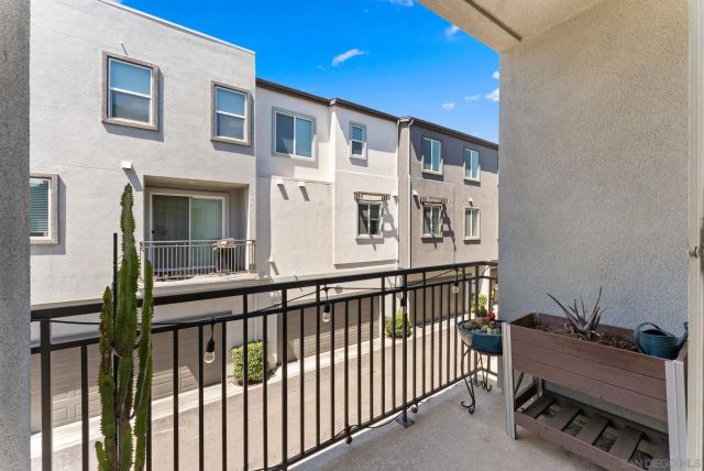 2564 S Escondido Blvd 512, Escondido, CA 92025