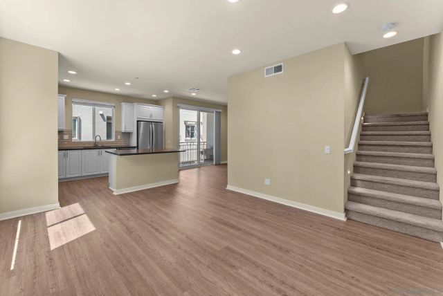 2564 S Escondido Blvd 512, Escondido, CA 92025