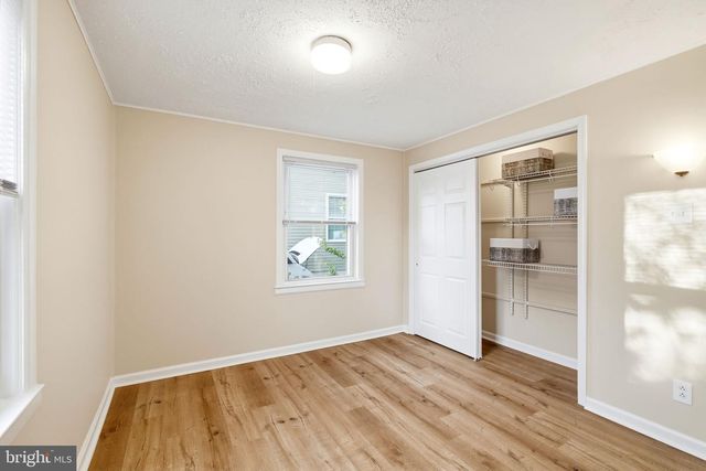 2213 LIBERATOR ST, Levittown, PA 19057