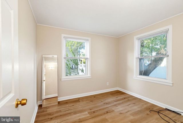 2213 LIBERATOR ST, Levittown, PA 19057