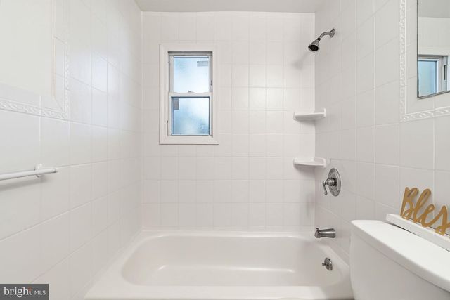 2213 LIBERATOR ST, Levittown, PA 19057
