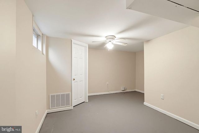 2213 LIBERATOR ST, Levittown, PA 19057