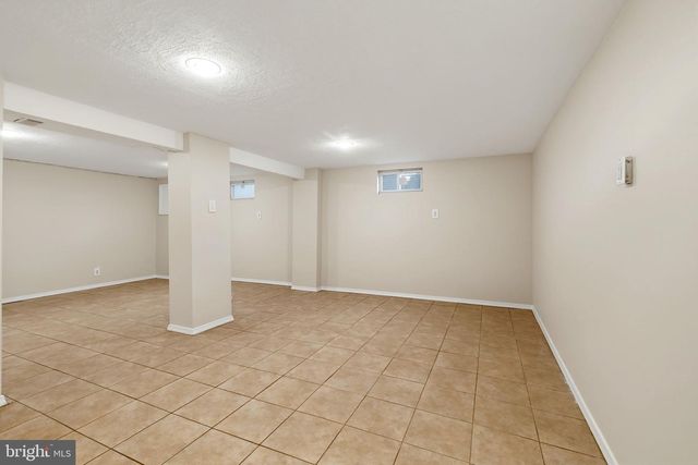 2213 LIBERATOR ST, Levittown, PA 19057