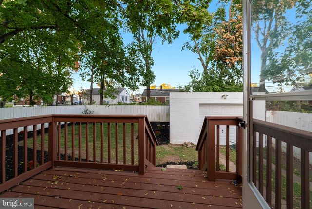 2213 LIBERATOR ST, Levittown, PA 19057