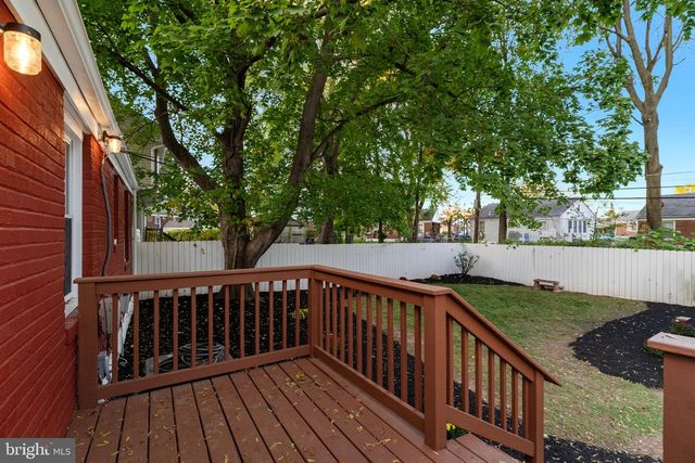 2213 LIBERATOR ST, Levittown, PA 19057