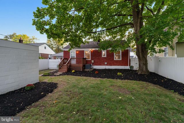 2213 LIBERATOR ST, Levittown, PA 19057