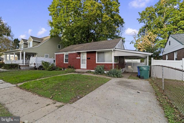 2213 LIBERATOR ST, Levittown, PA 19057