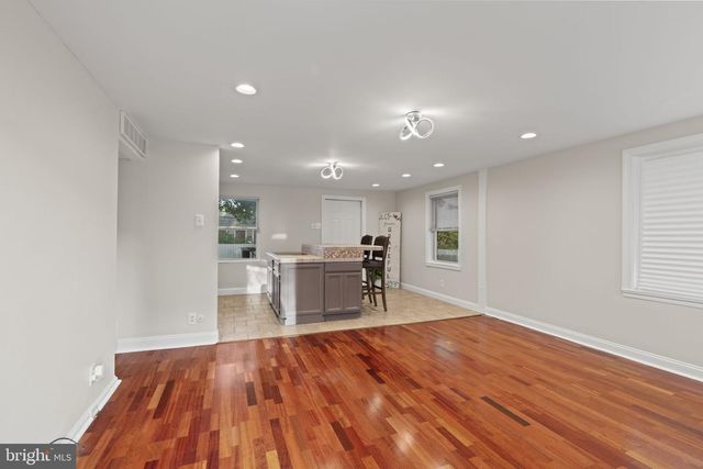2213 LIBERATOR ST, Levittown, PA 19057