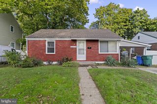 2213 LIBERATOR ST, Levittown, PA 19057