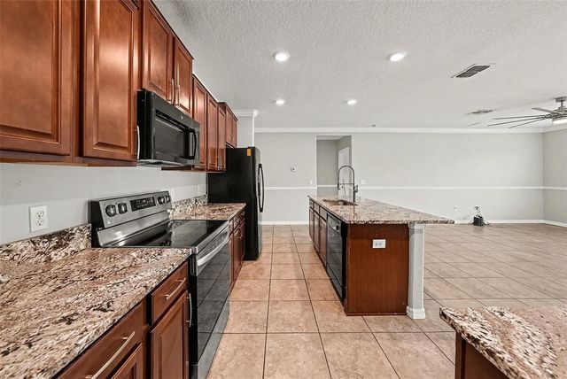 10657 STANDING STONE DR, Wimauma, FL 33598