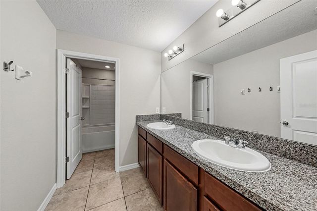 10657 STANDING STONE DR, Wimauma, FL 33598