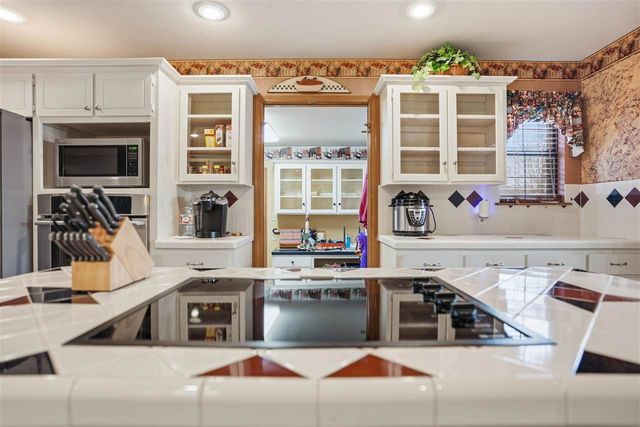 2106 NW Columbia Ave, Lawton, OK 73507