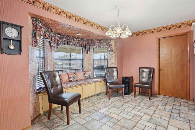 2106 NW Columbia Ave, Lawton, OK 73507