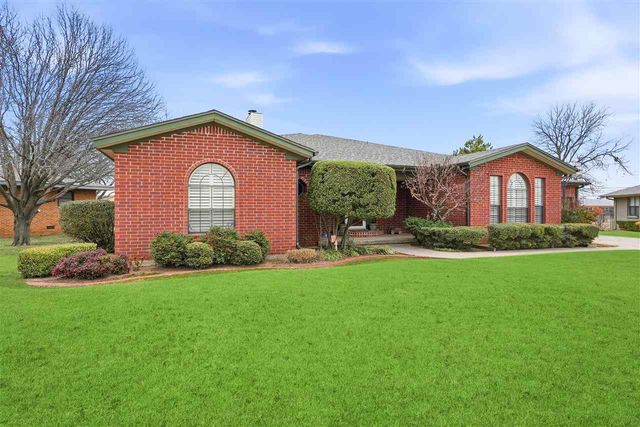 2106 NW Columbia Ave, Lawton, OK 73507