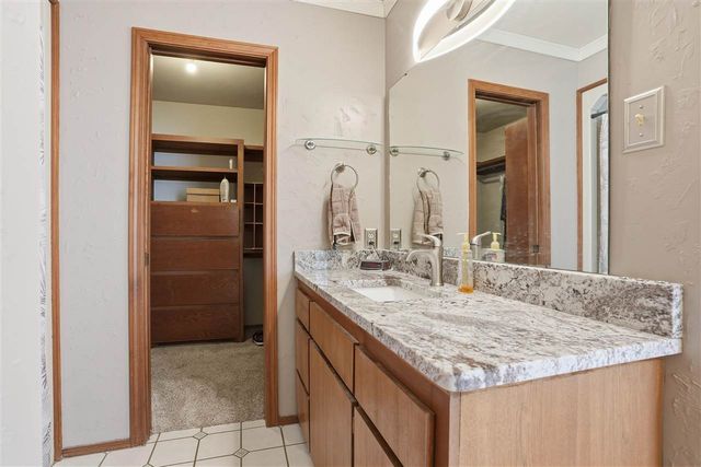 2106 NW Columbia Ave, Lawton, OK 73507